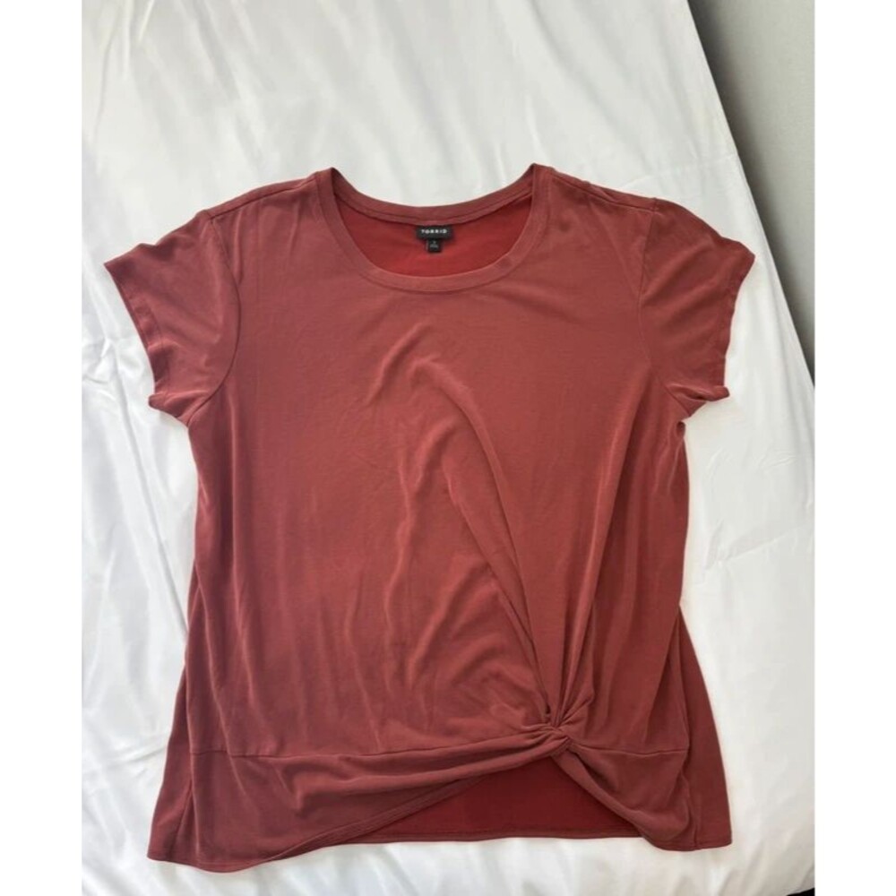 Torrid Dusty Rose Twist Front Short Sleeve Top, Size 1 (1X)